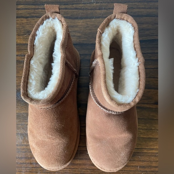 Lamo, kids 5, women’s 6.5, brown tan suede leather shearling style ankle boot - Picture 3 of 12